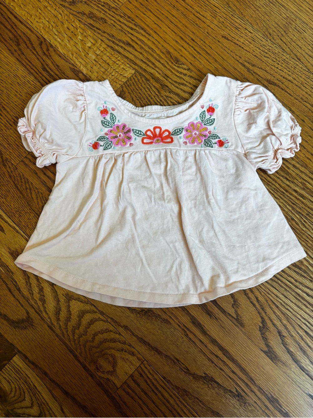 Peek 3T pink embroidered puff sleeve top
